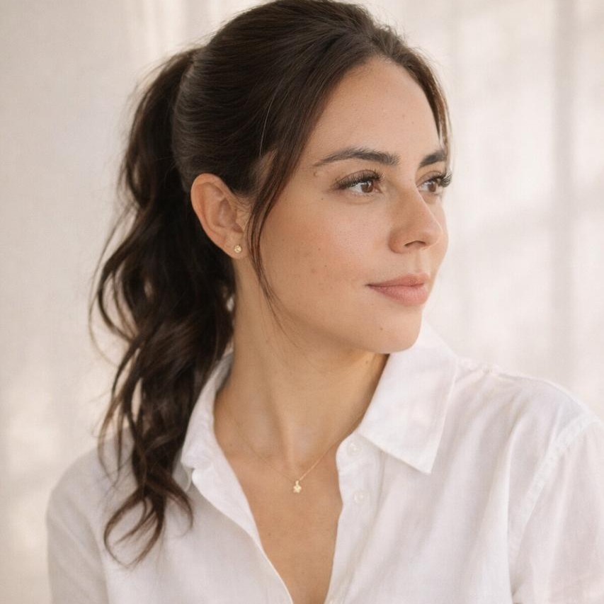 Izabela Lopes — Psicóloga